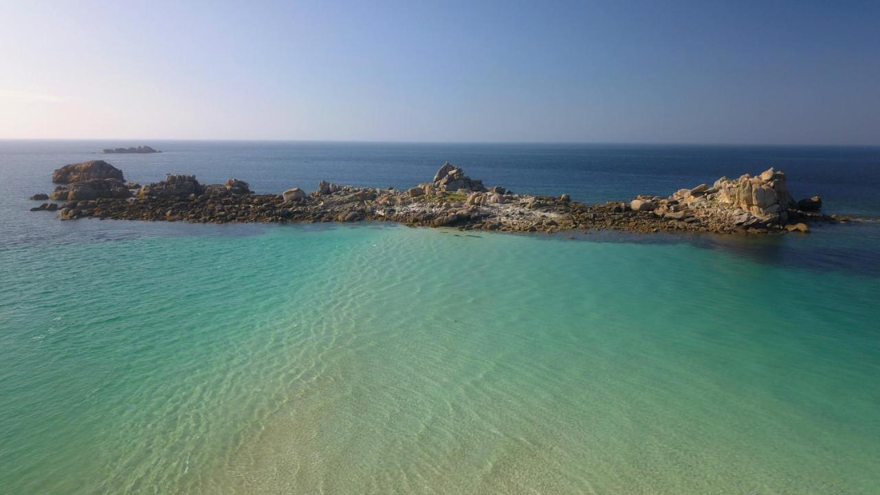 La Grange Aux Lievres, Gites Kerdoel Cleder Bagian luar foto